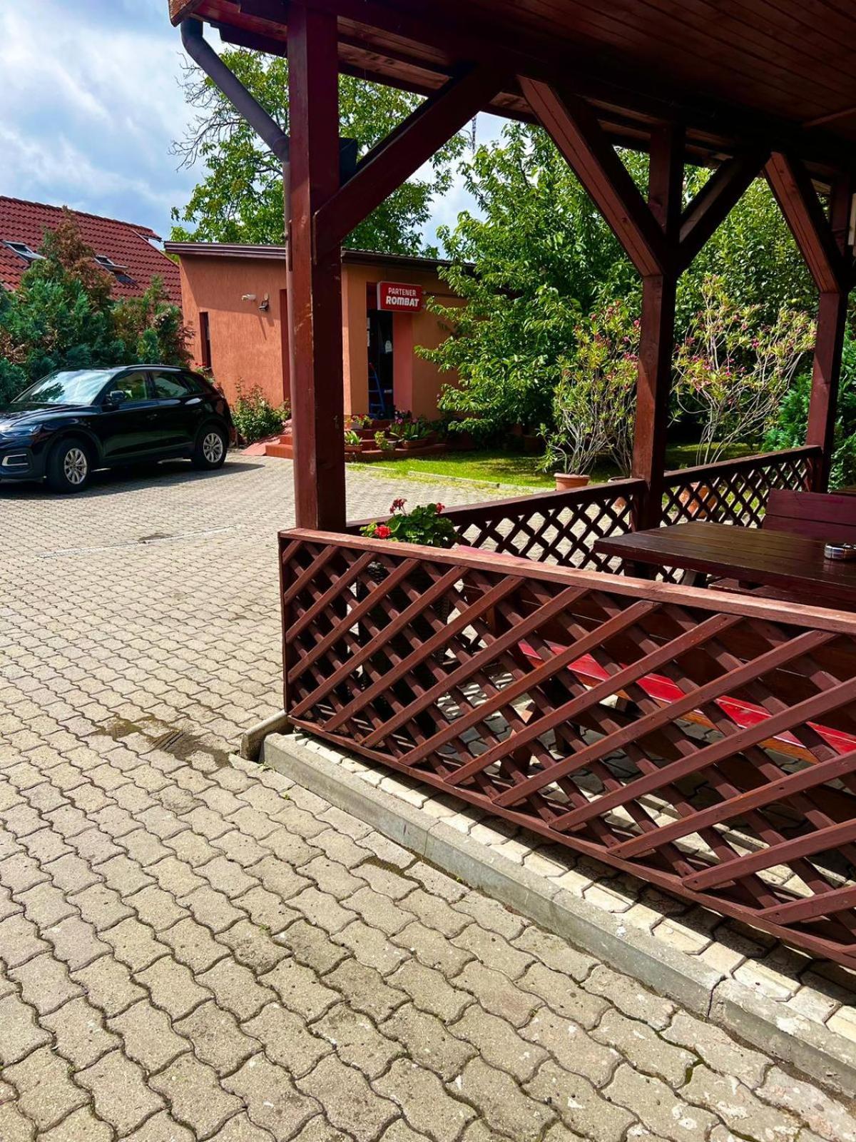 Pensiunea Elena Timisoara Exterior foto